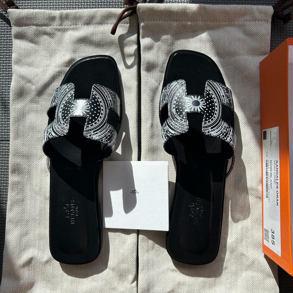 NIB Hermes Oran leather sandals EU38.5